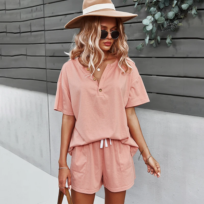 

Женский спортивный костюм из двух предметов, Свободный Повседневный костюм большого размера с V-образным вырезом, шорты на пуговицах с завя...