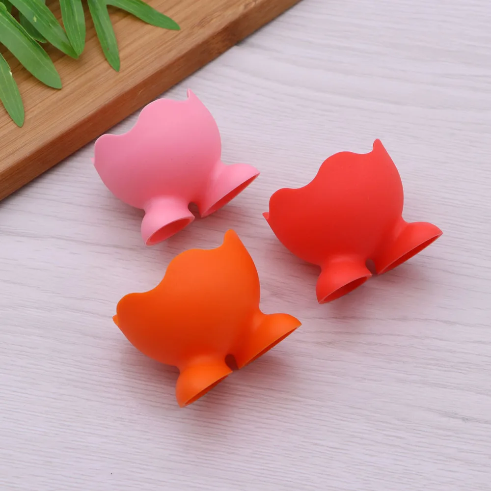 

10pcs Silicone Egg Cup Holders Boiled Egg Serving Cups Practical Steamed Egg Tools for Home Kitchen (Random Color)