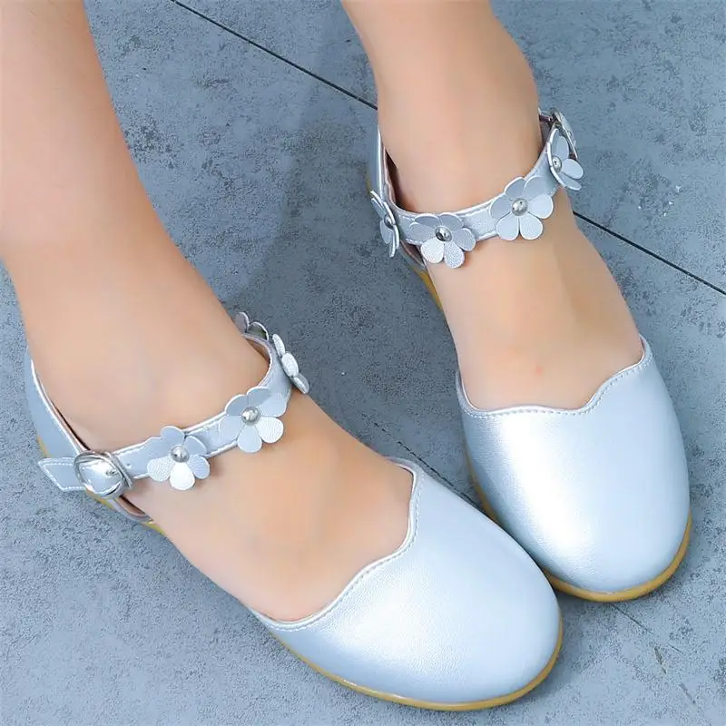 Летние сандалии для девочек Новинка Обувь принцессы Кожаные туфли с мягкой