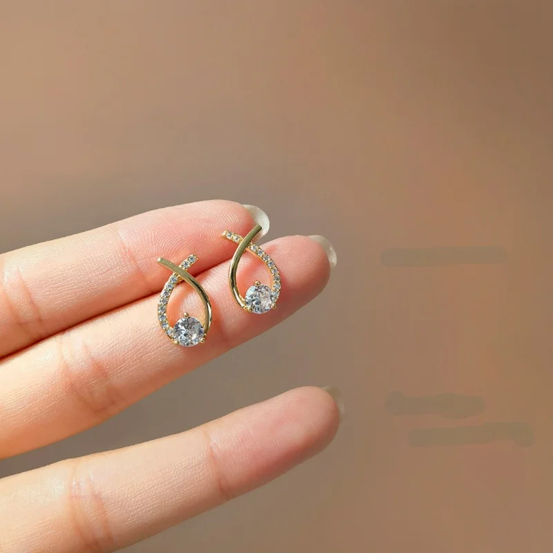 

S925 модные ювелирные изделия, геометрические серьги, популярный дизайн, высококачественные циркониевые серьги-гвоздики AAA для женщин, подар...