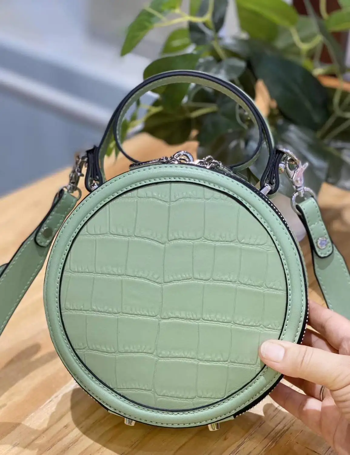 

Genuine leather Circular totes Bags real leathe round box bags cow leather shoulder bag