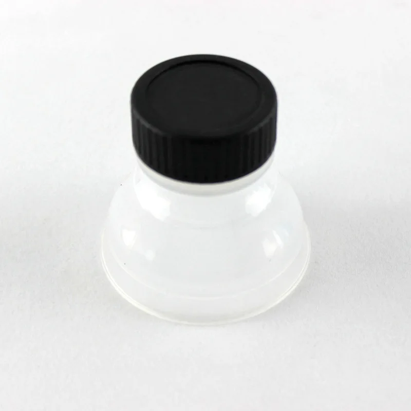 

The characteristic leak-proof lid is suitable for small cans, cans, Coke lids, Sprite with screw lids