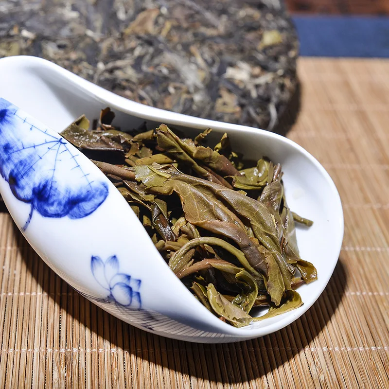 Хороший старый чай Sheng Puer из Иу старого дерева большой лист сырой ПУ для похудения