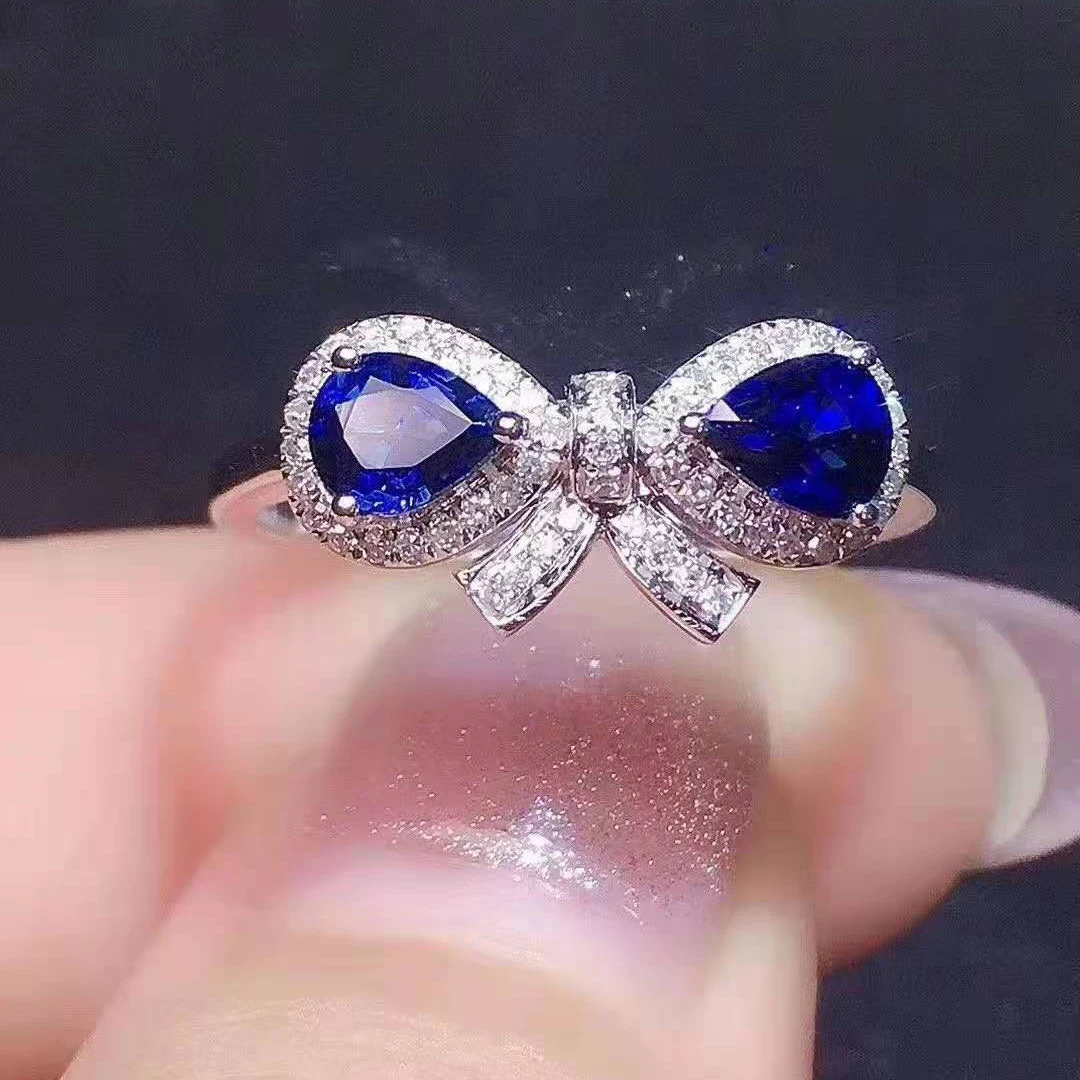 

Кольцо женское из серебра 925 пробы с натуральным сапфиром и бантом