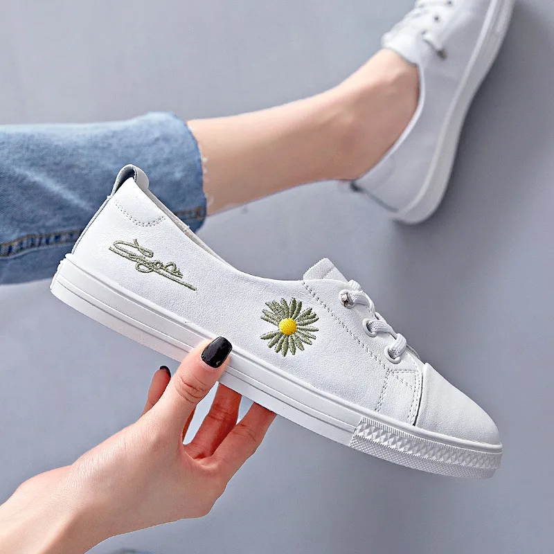 Женские туфли с открытым носком тонкие из кожи дышащие белые на плоской подошве