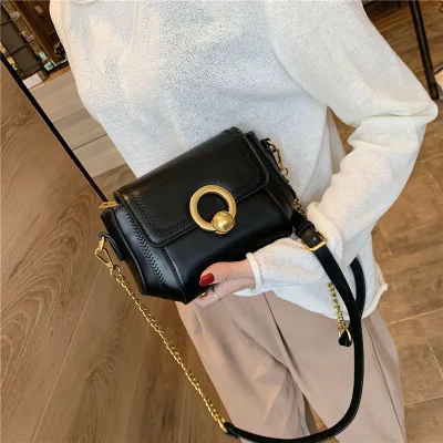 Мини-сумка женская с волнистой цепочкой модный мессенджер в стиле high sense