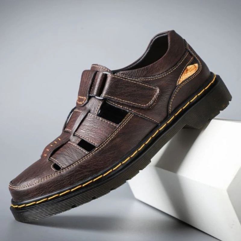 

Новинка, мужские пляжные сандалии из искусственной кожи с воздухопроницаемостью, с отверстиями, 2021, летние повседневные деловые кожаные са...