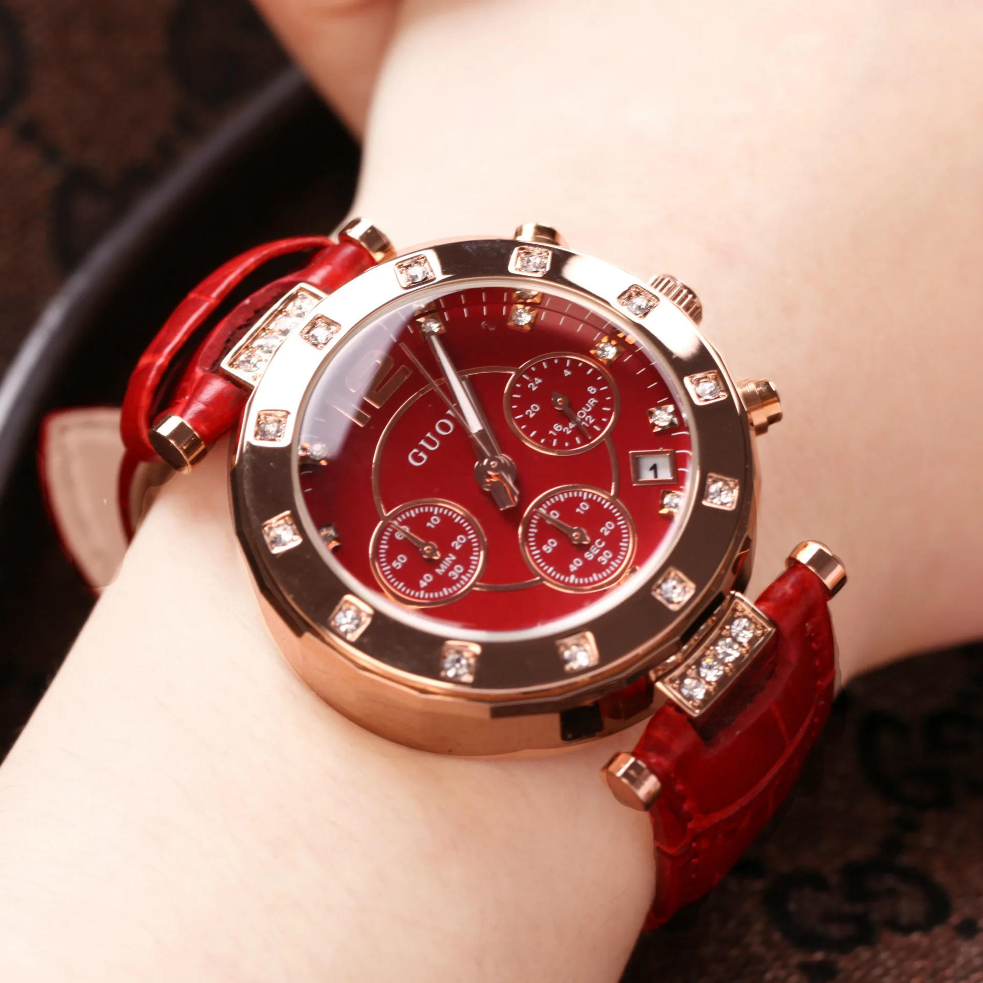 

Montre Femme Luxury Crystal Bear Watch Women Top Brand luxury Waterproof Rose Gold Leather Quartz Watch Gift Clock Reloj Mujer
