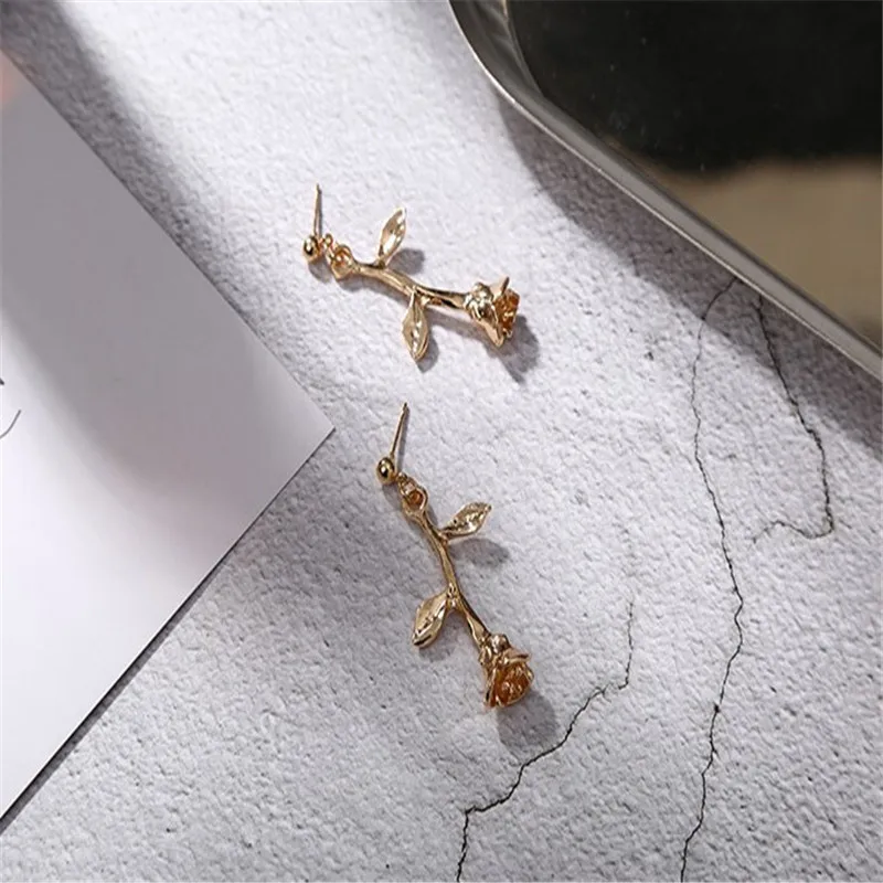 Женские Романтические серьги CARTER LISA в виде роз золотистого цвета с металлическим