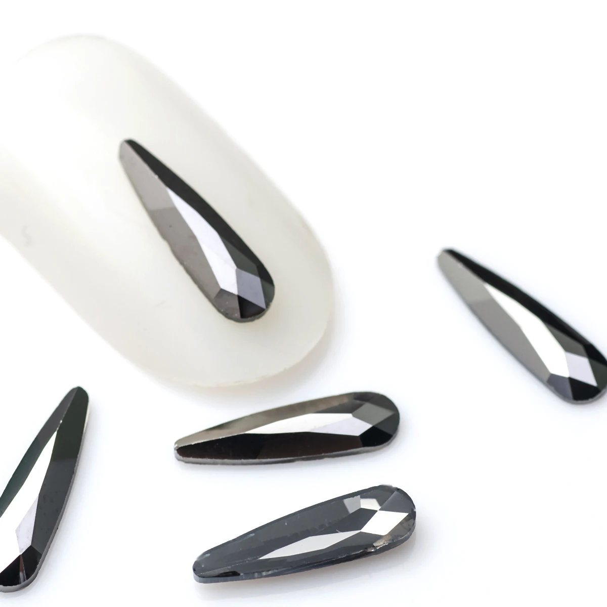 

YanRuo 20pcs 2x6mm Nail Art Raindrop Crystal Glass diamond jewelry Flat bottom shaped Diamond Nails Decorations