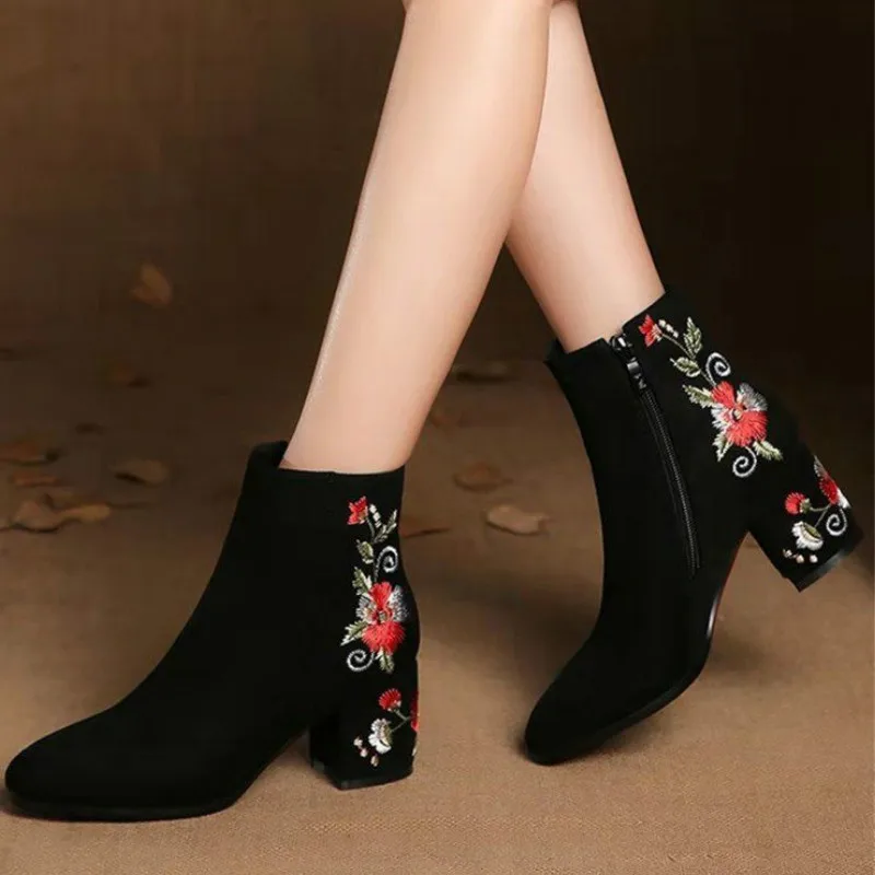 

New Autumn And Winter Embroider High Heels Martin Boots Fashion Ankle Zip Flock Pointed Toe Square Heel Breathable Short Plush