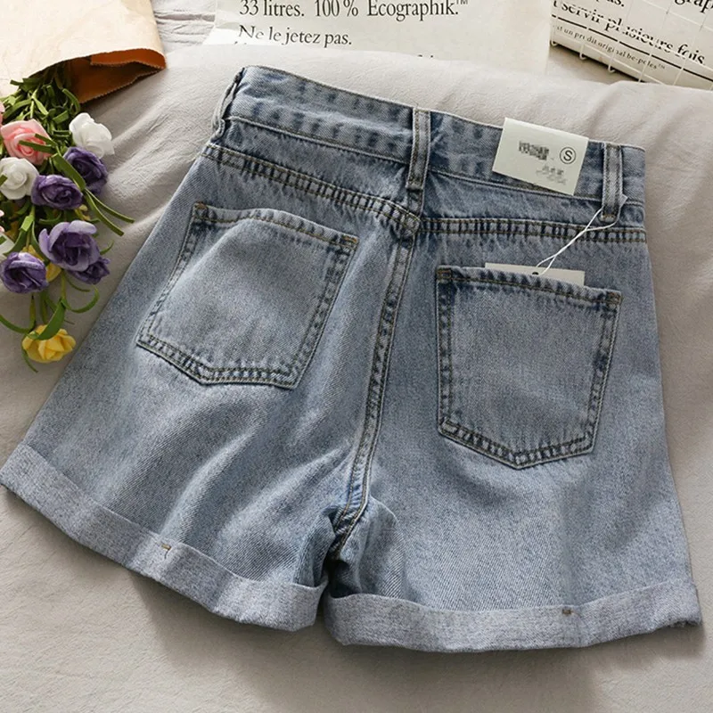 

Vintage High Waist White Shorts Casual Streetwear Jeans Shorts Women Korean Embroidery Love Shorts Denim Ladies Black Shorts