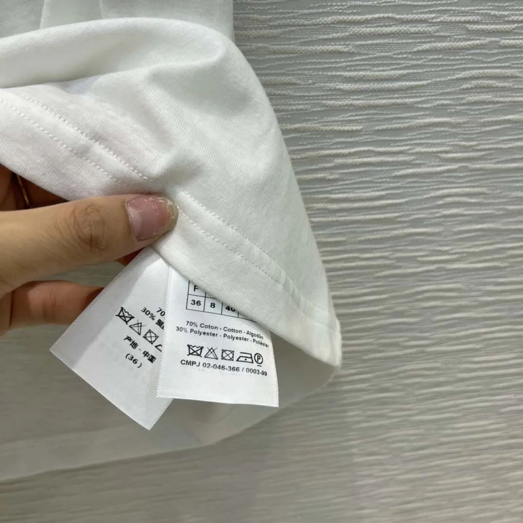 

Fashion Casual White Tops for Women Summer New 2021 High-end Brand Red Hourglass Print Short Sleeve Tops Good Quality Loose Tops