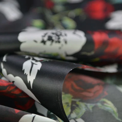 Красная Роза дизайн на черной нижней шелковой органзы ткань для свадебного