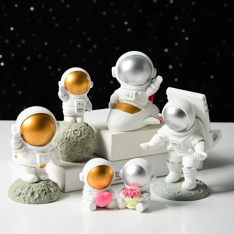 

Creative Resin Music Astronaut Home Decoration Doll Nordic Miniature Statue Spaceman Sculpture Decoration Accessories Boy Gift