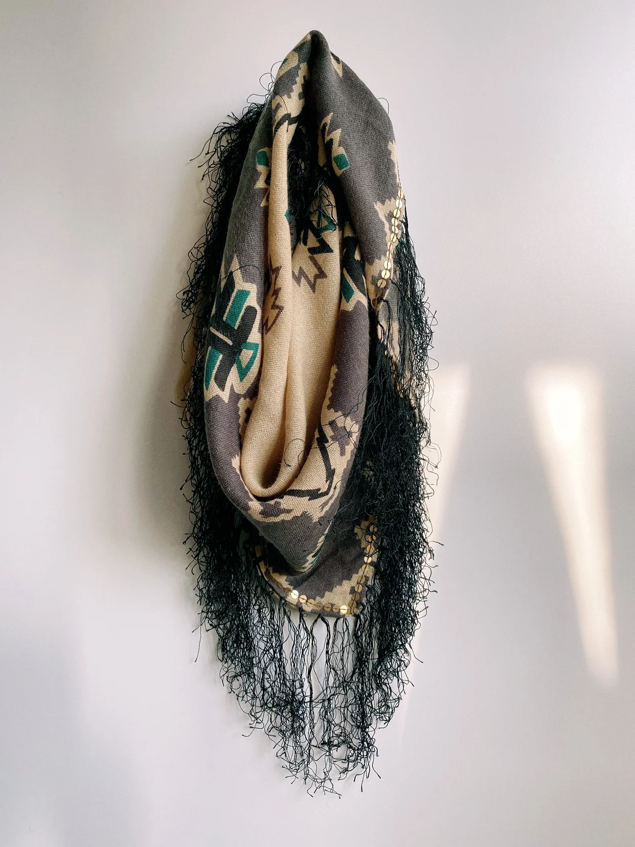 

Весенне-летний шарф с бахромой в европейском и американском стиле нишевой темпераментный квадратный шарф многофункциональная Всесезонная...