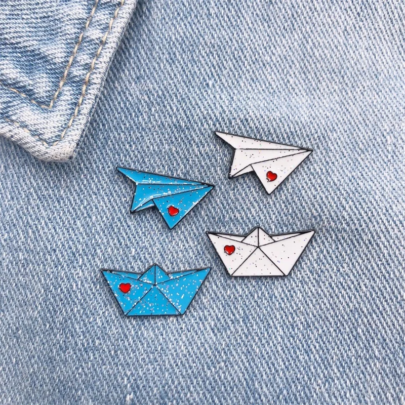 Брошь из металлического сплава с эмалью Милая брошь мультяшным изображением