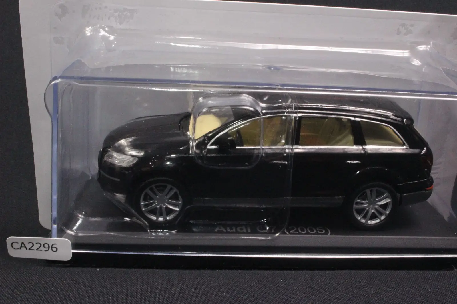 

IXO 1:43 AUDI Q7 2005 Collection Metal Die-cast Simulation Model Cars Toys