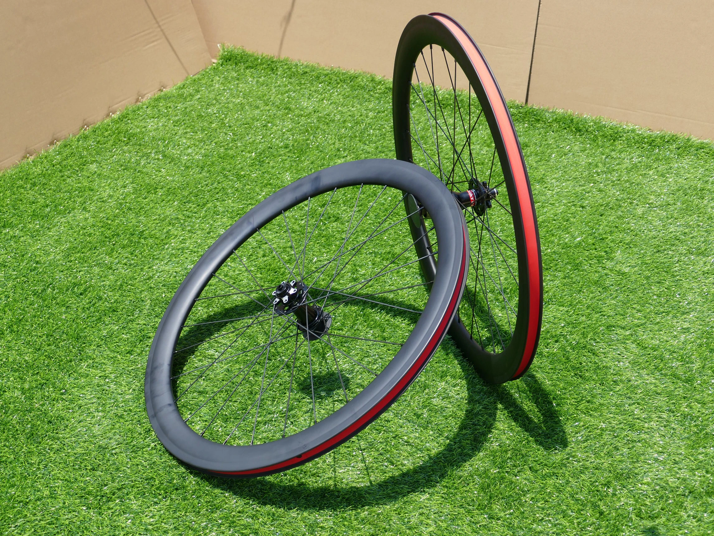 

Ultra Light Wheel 50mm Full Carbon Road Cyclocross Bike Clincher Wheelset for Disc Brake Thru Axle Front 100*12mm / Rear 142*12