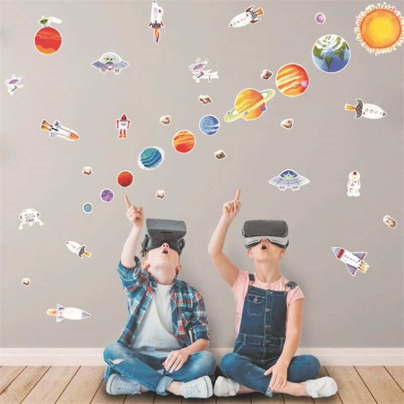 

Мультфильм Космос планета настенные наклейки для детской комнаты граффити двери наклейки гостиная спальня украшения стены Искусство Росп...