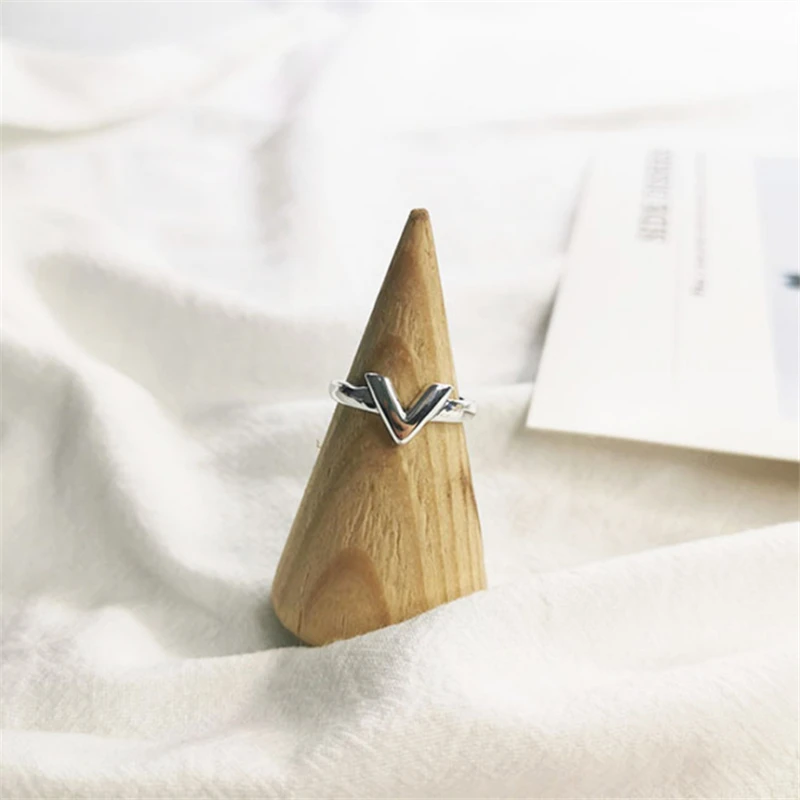 Женские винтажные кольца Victor элегантные регулируемые с буквами V в готическом