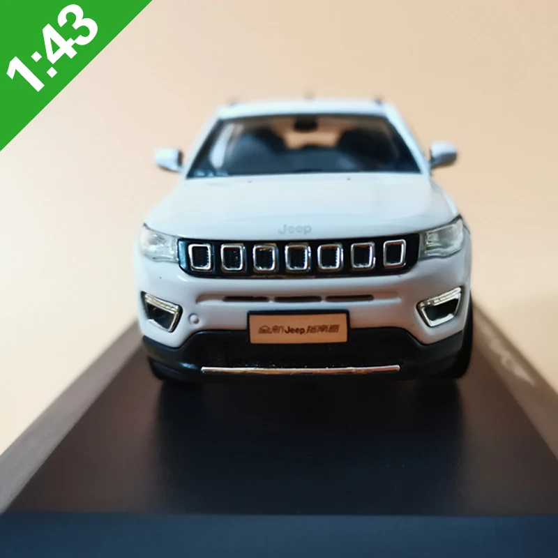 

Высокотщательный компас JEEP COMPASS 1:43, автомобиль из сплава, статическая модель, металлические модели автомобилей с оригинальной коробкой