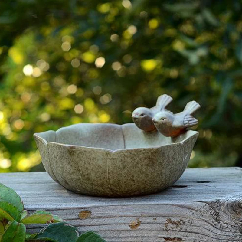 

Creative Ceramic Basin Bird Feeder Bowl Multifuncational Fruit Food Art Container with Bird Decor for Outdoor Home ANDF889