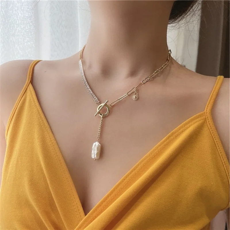 

U-Magical Asymmetric Chunky Chain Irregular Faux Pearl Pendant Necklace for Women Toggle Clasp Rhinestone Necklace Jewellery