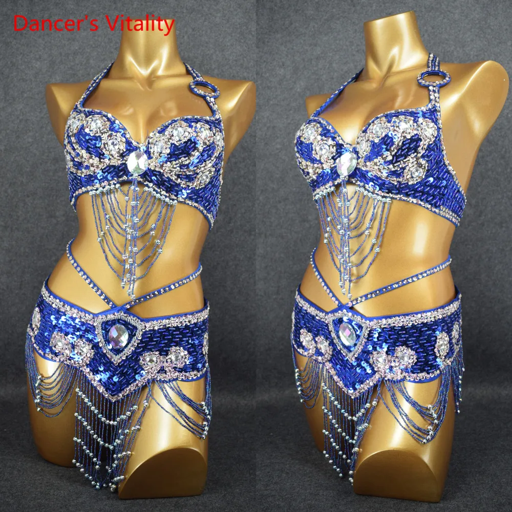 Роскошный детский костюм для танца живота украшенный бусинами и кристаллами