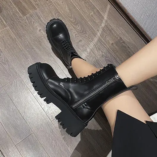

2020 leather round toe cross-tied med heels lace up big size handsome girl keep warm mid-calf boots