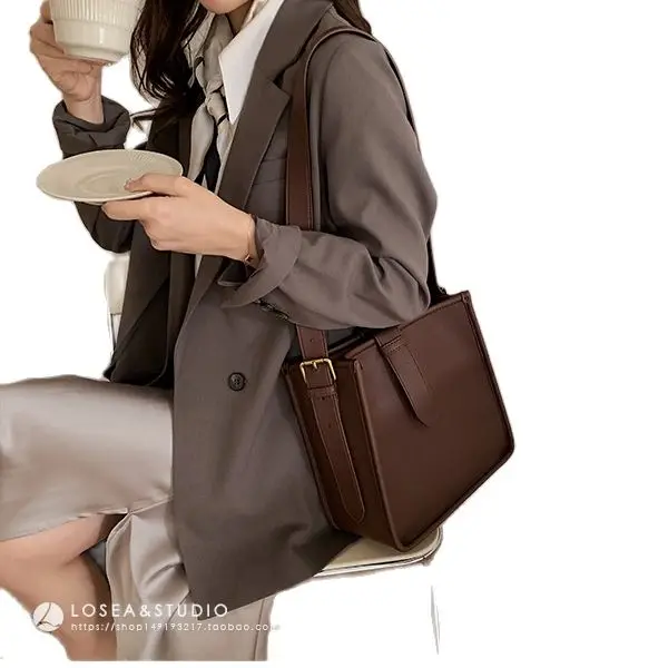 Минималистичная сумка мешок из мягкой кожи новинка зимы 2020 женская