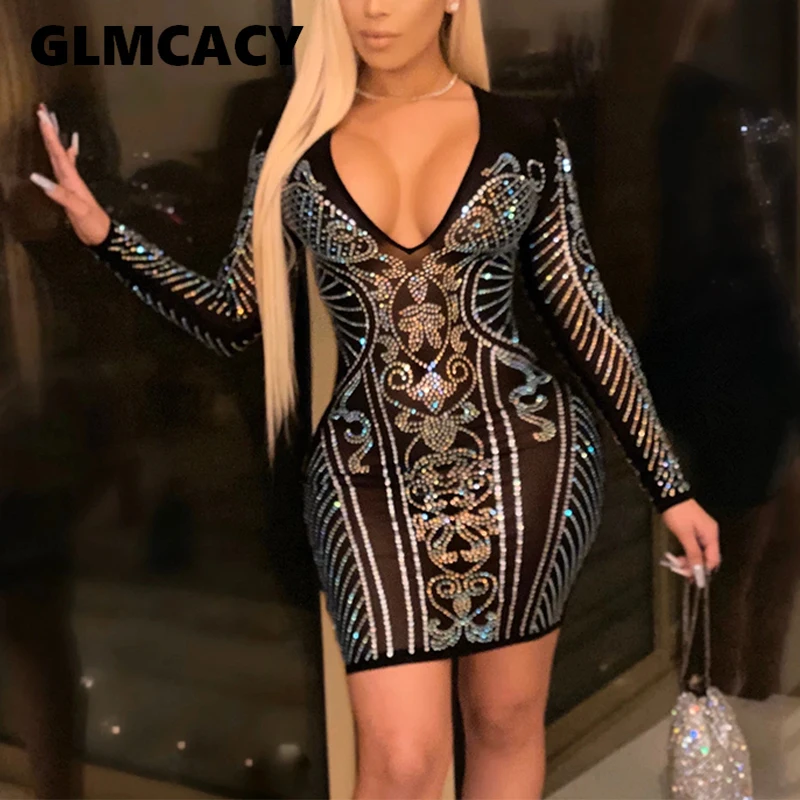 Женское облегающее платье с длинным рукавом расшитое блестками большие размеры