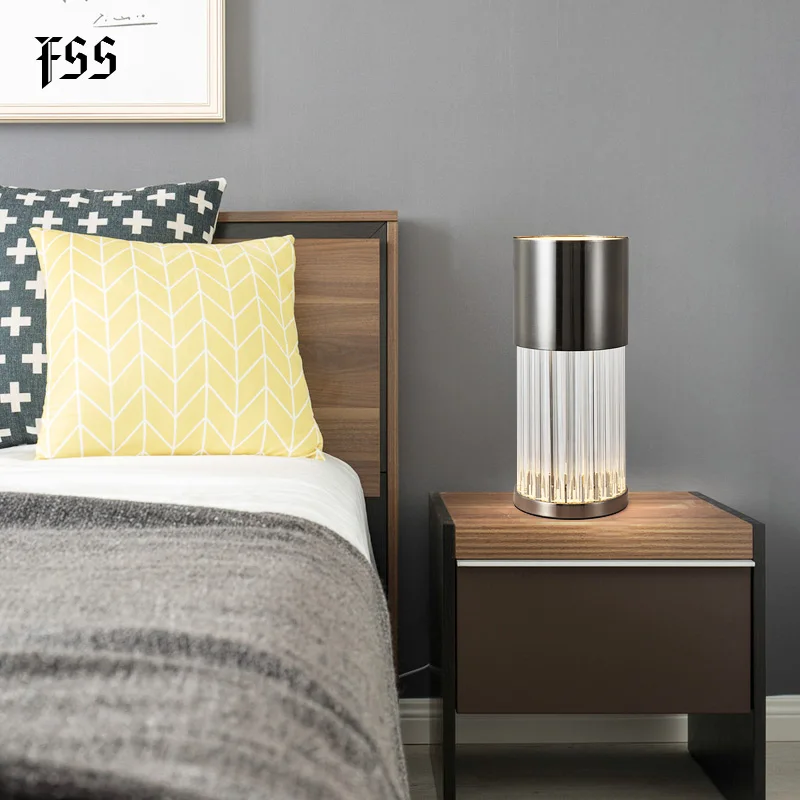 Настольная лампа FSS в современном скандинавском стиле с кристаллами золотого и