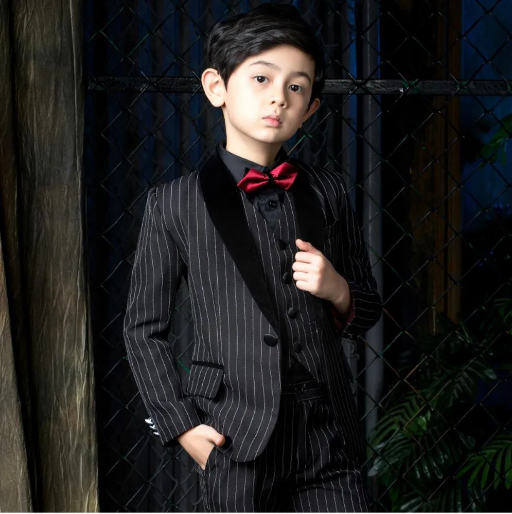 

2022 High Quality Black Pinstripe Little Boy Formal Groom Wear 3 Pieces Set Suits For Wedding Dinner Party Children Kids Tuxedos