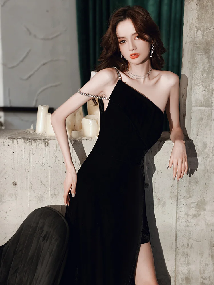 

Черное бархатное привлекательное ТРАПЕЦИЕВИДНОЕ вечернее платье на одно плечо, модное облегающее платье с высоким разрезом для выпусквече...