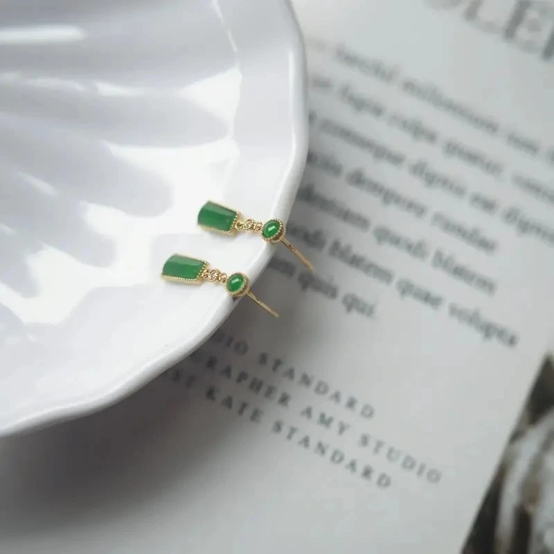 

Japanese Han Yang Green Chalcedony Earrings Earrings S925 Sterling Silver Inlaid Ear Studs Earrings Women's Simple Fashion Trend
