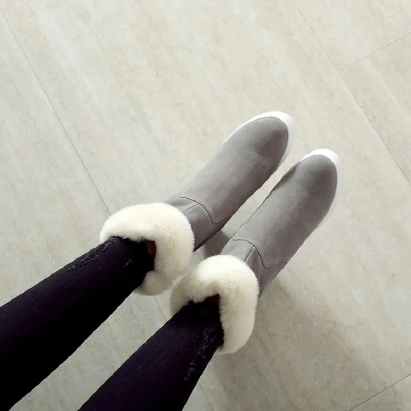 

2019 autumn and winter new comfortable cow suede to increase warm snow boots round head flat bottom plus velvet female boots