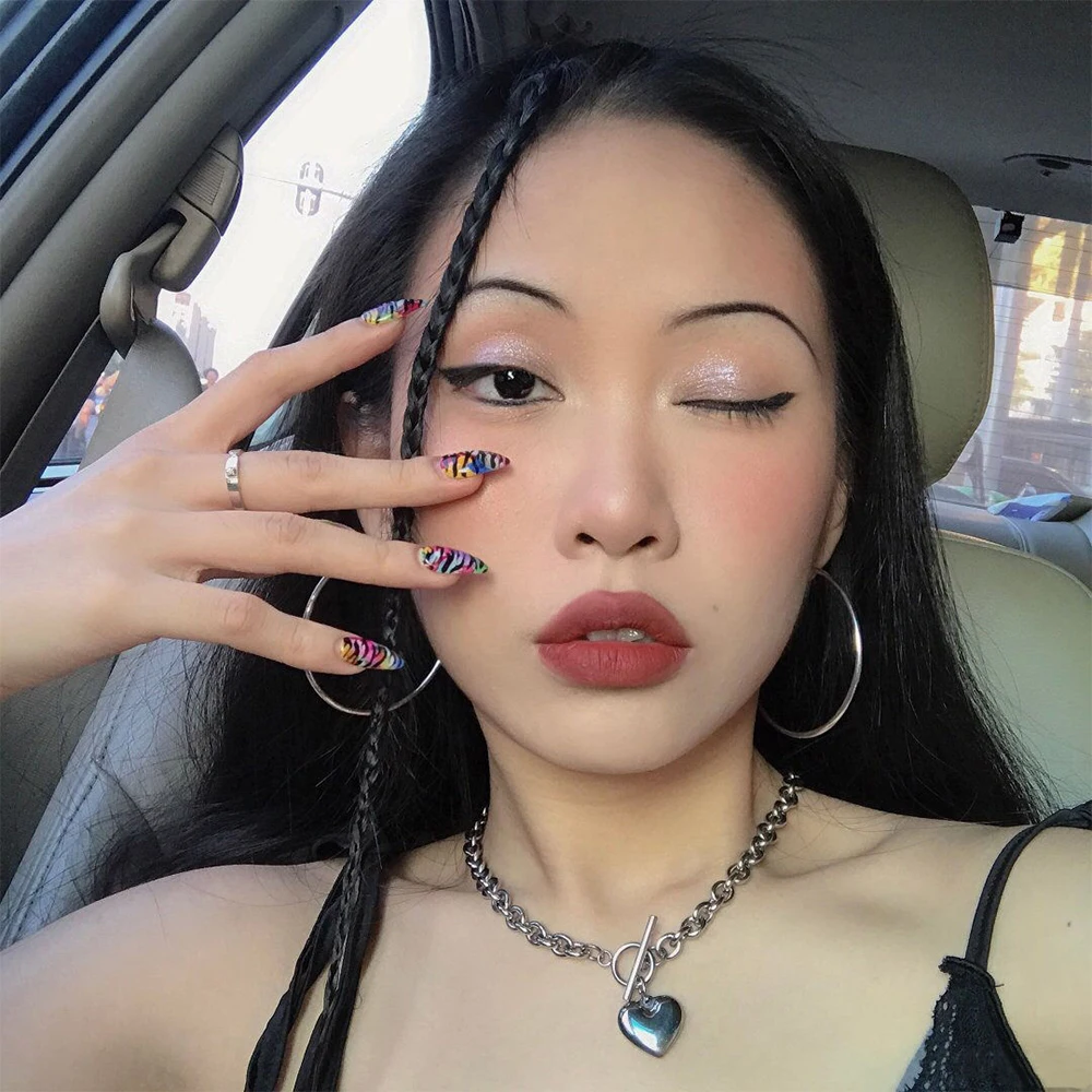 Ожерелье женское серебристого цвета с подвеской в виде большого сердца длиной до