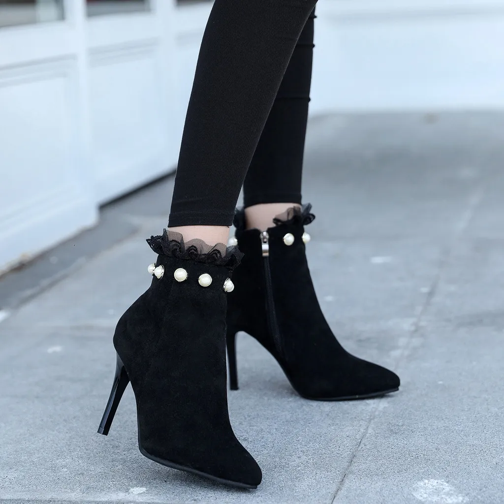 Женские туфли из эластичной ткани с жемчугом замшевые на шпильке полусапожки