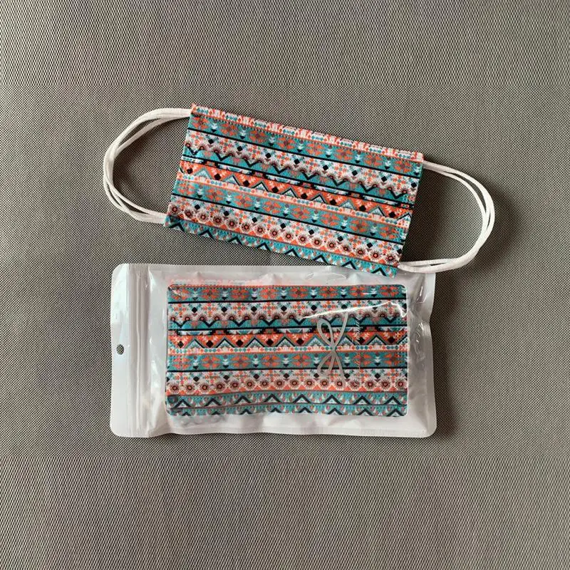 Маска одноразовая трехслойная из нетканого материала пылезащитная дышащая для