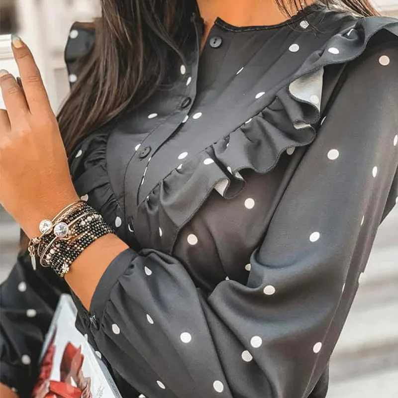 Женская блузка с оборками в горошек элегантная повседневная на пуговицах