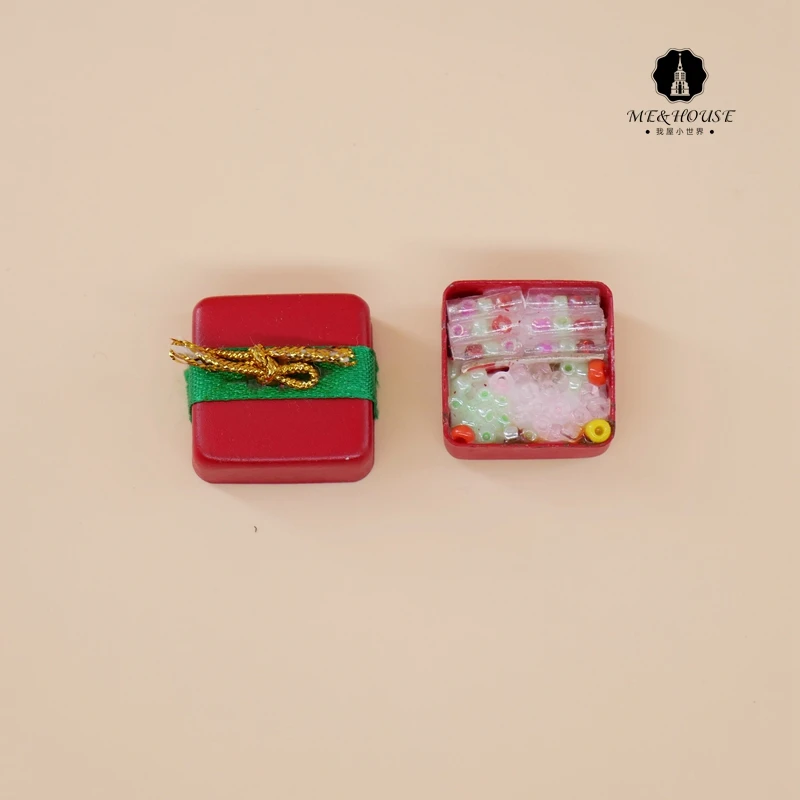candy box 1:12 кукольный домик миниатюрный мини рождественская елка подарок коробка конфет цветной шар венок конфеты игрушка подарок на день рождения карманный крошечный мир - Цвет: candy box