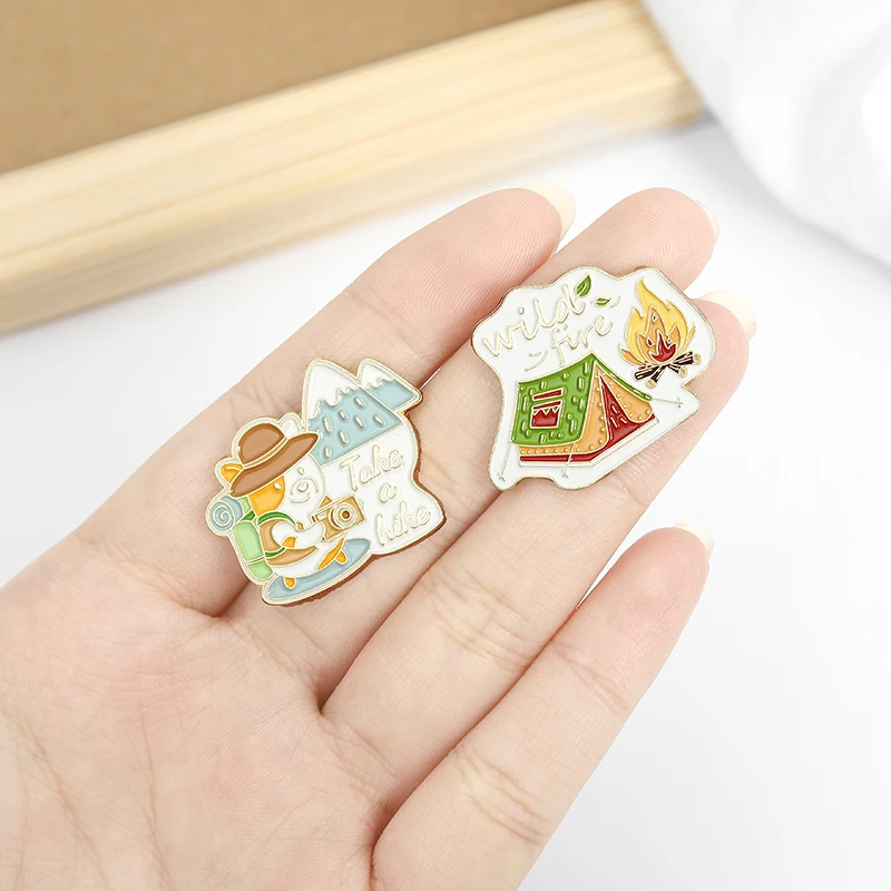 Пеший Туризм Explorer эмали штырь на открытом воздухе дикий походный костер значок