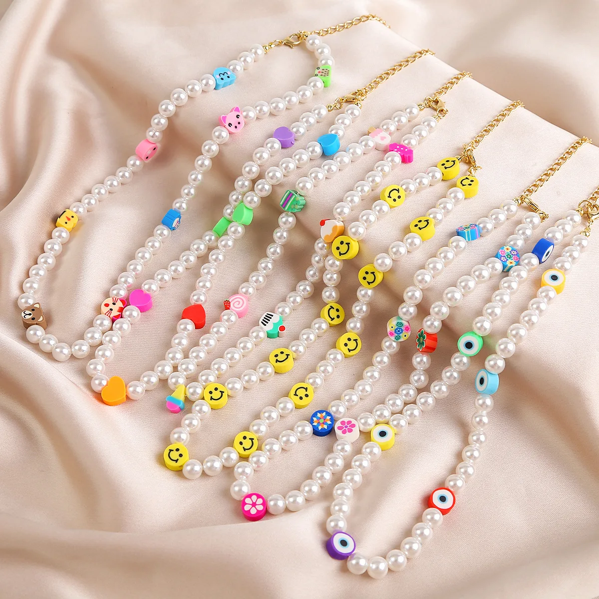 2021 New Acrylic Smiley Face Choker Beads Necklace Irregular Pearl Cute Summer Collar Pearl Necklace For Teen Girls Women Gifts