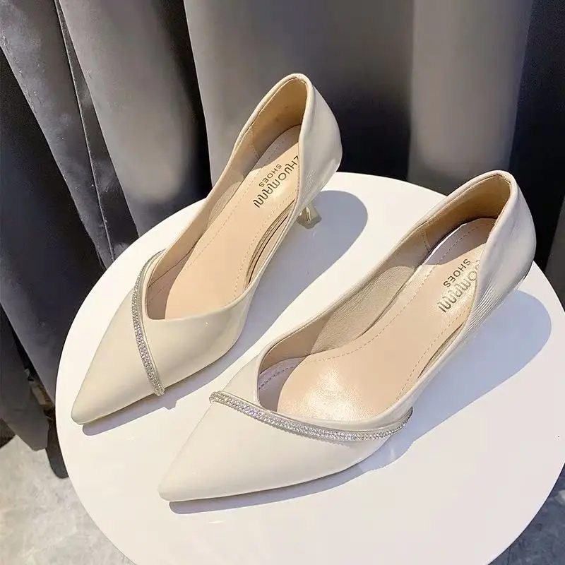 Женская обувь новинка 2020 Весенняя мода стразы с острым носком сетчатые красные