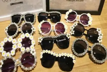 

New Sunglasses For Couple Holiday Travel Sunscreen Flower Sunglasses Drilling Street Shooting Various Style Multicolor 2021