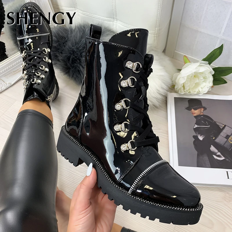 SHENGY женские мотоботы Осенняя мода Лакированная кожа круглый носок со шнуровкой