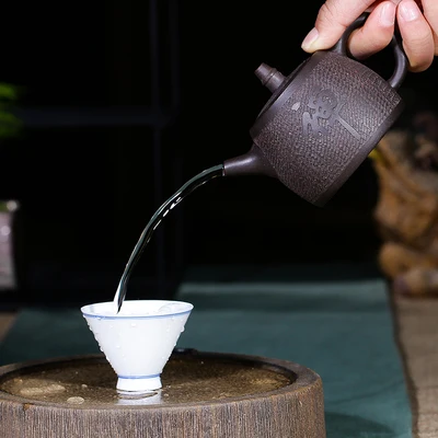 Чайный горшок из исинской стали черный золотой песок имитация железа в японском