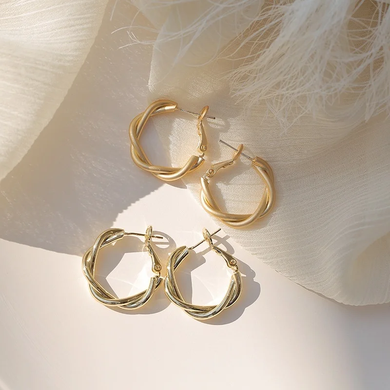 

needle twisted big ring simple earrings women