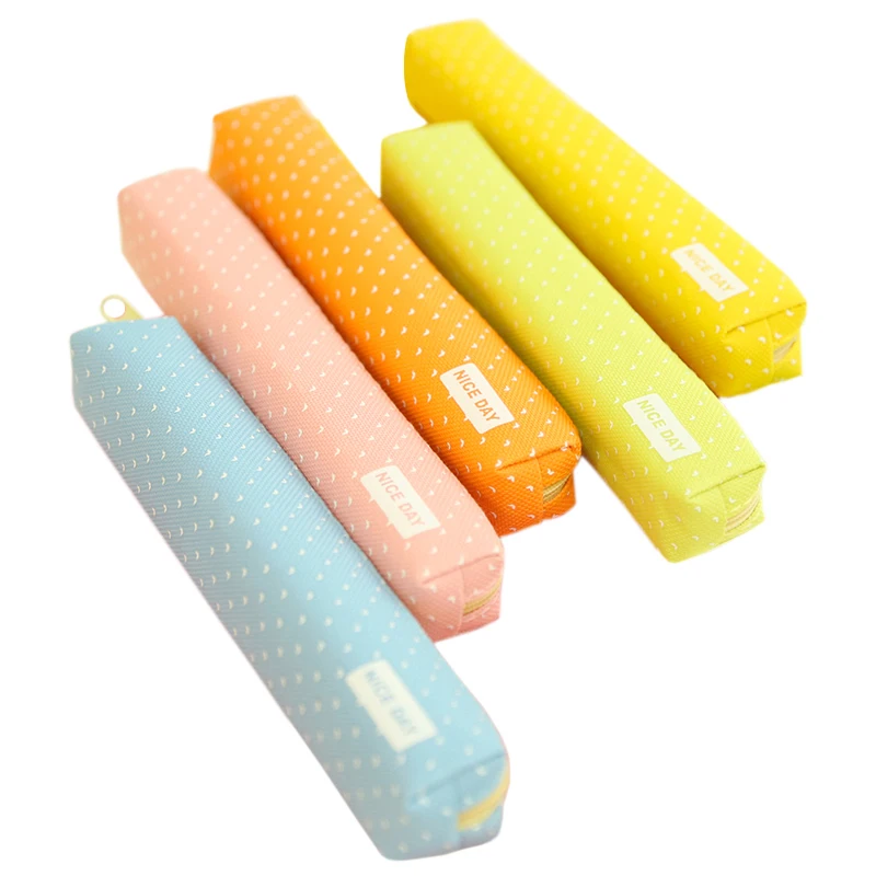 Яркий чехол для карандаша карамельных цветов милый тканевый в горошек ручек